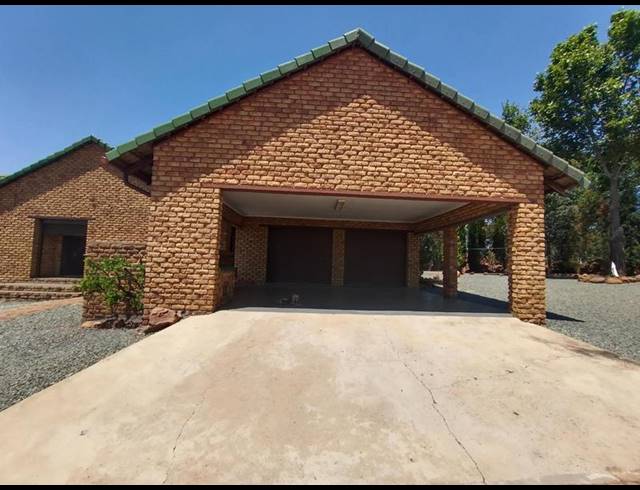 3 BEDROOM HOUSE FOR SALE IN BLUE SADDLE RANCHES